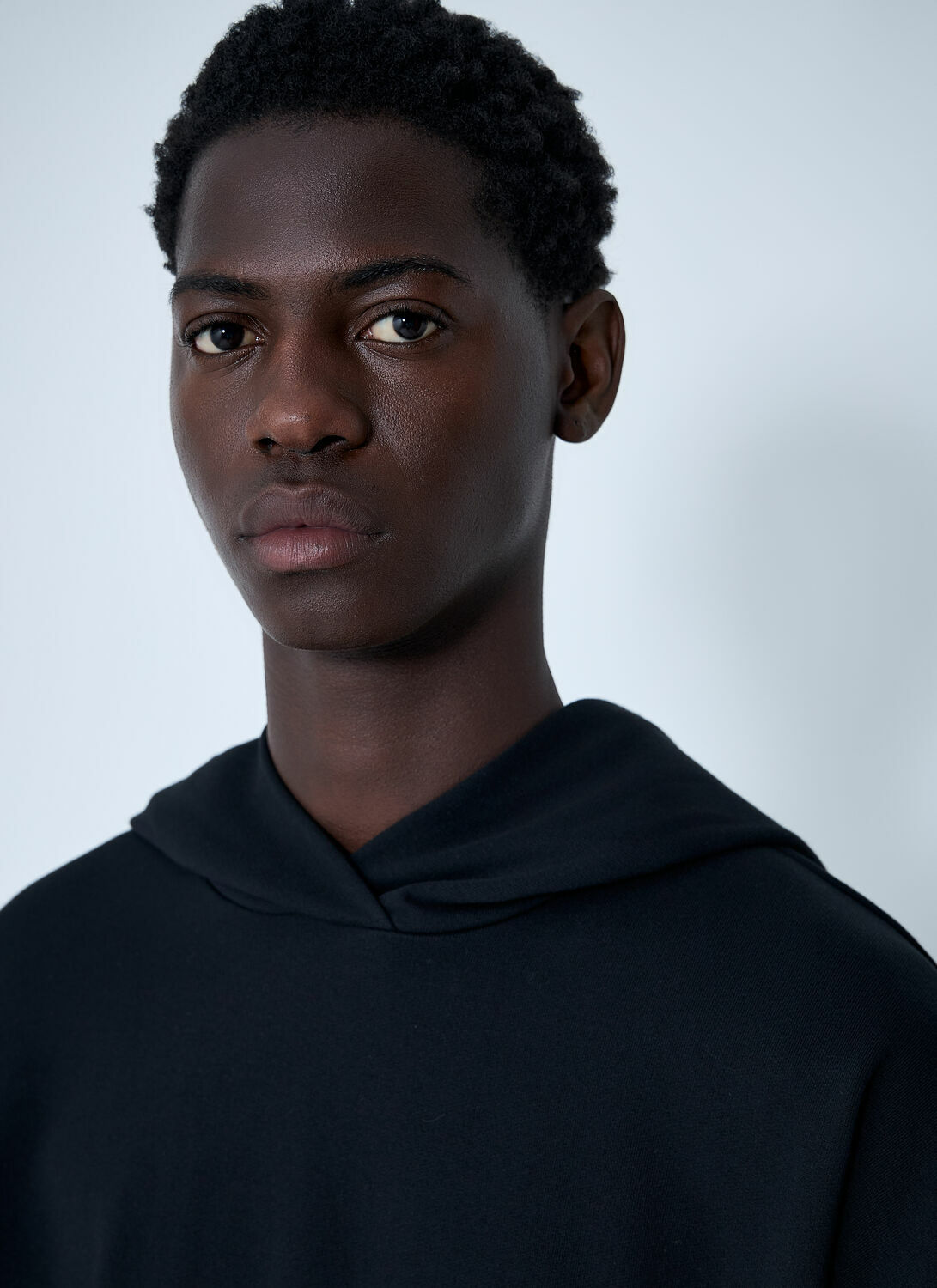 1回着】25ss THE ROW Essoni Sweatshirt ブラック 1回着】25ss THE ROW