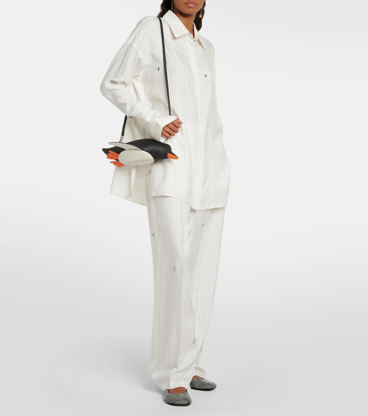 【LOEWE】x Suna Fujita グレインカーフスキンのホエールバッグ Loewe x Suna Fujita Penguin leather shoulder bag Loewe