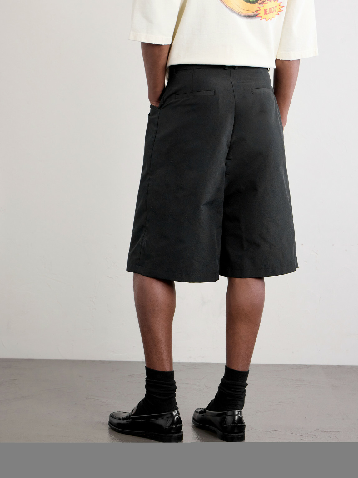 Willy Chavarria - Chilango Straight-Leg Pleated Woven Bermuda Shorts - Black