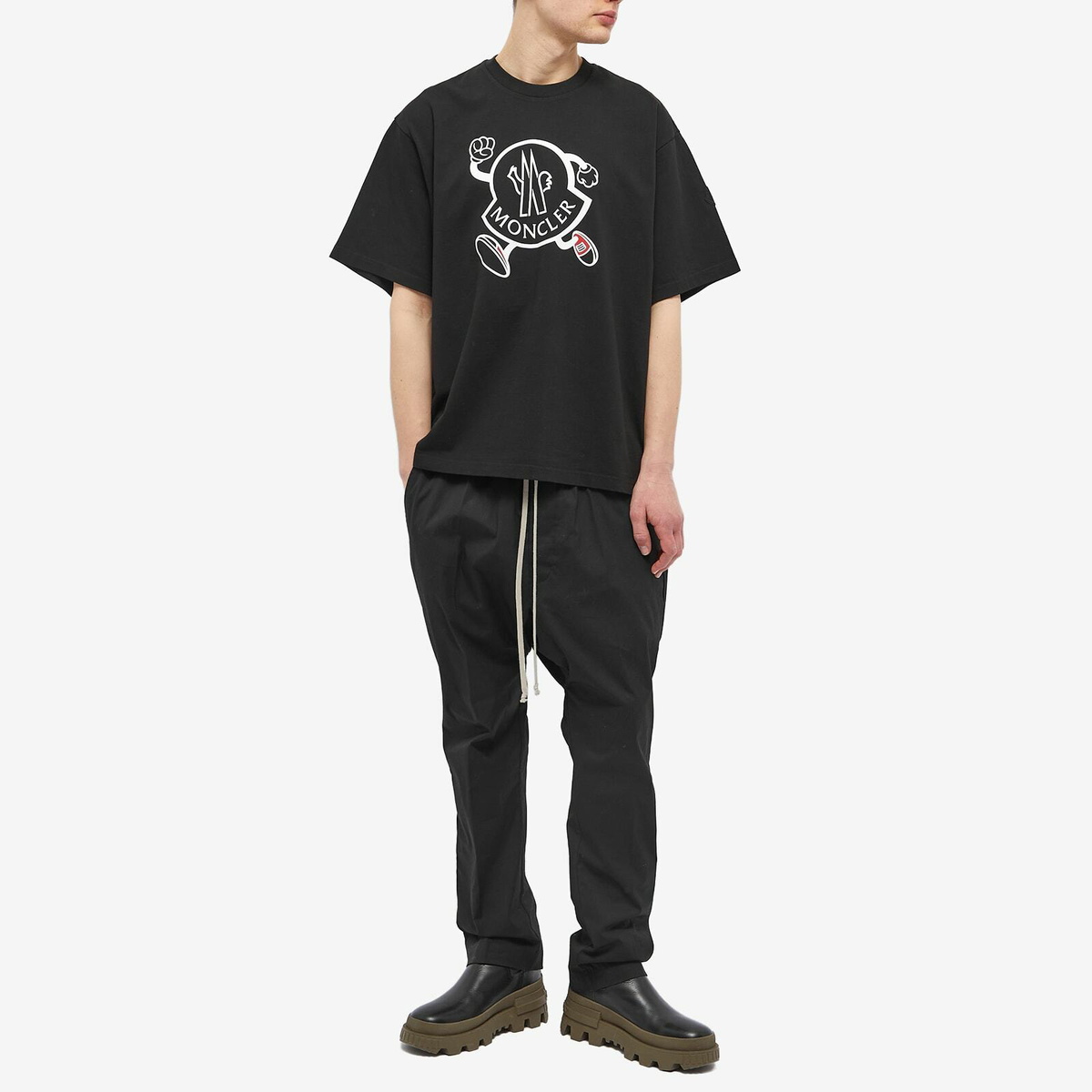 【MONCLER】ランニング ロゴ T シャツ Moncler Running Logo T-Shirt Off White | END. (AT)