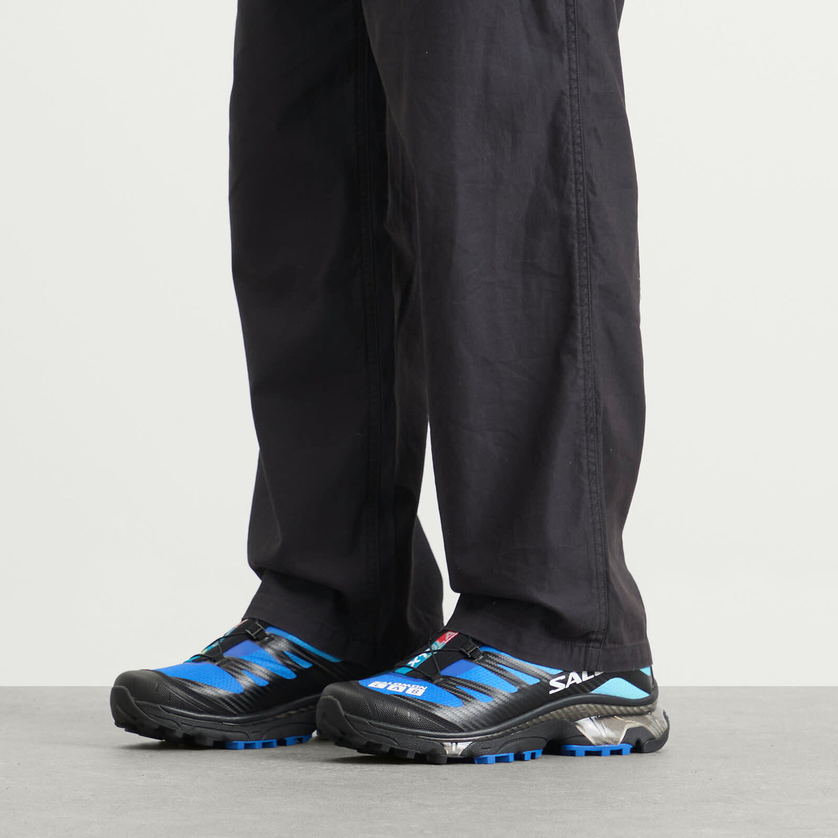 Salomon XT-4 OG Sneaker in Black/Nautical Blue/Blue Curacao