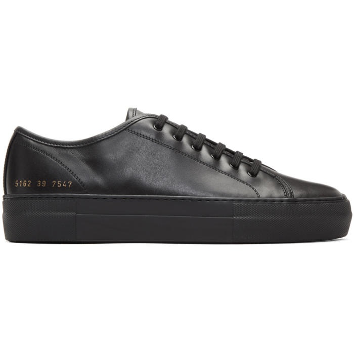 lodret rent Piping Common Projects Black Tournament Low Super Sneakers Common Projects