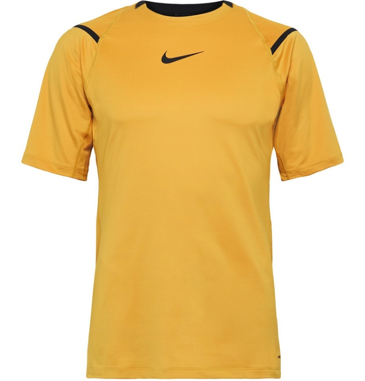Photo: Nike Training - Pro AeroAdapt Dri-FIT T-Shirt - Yellow