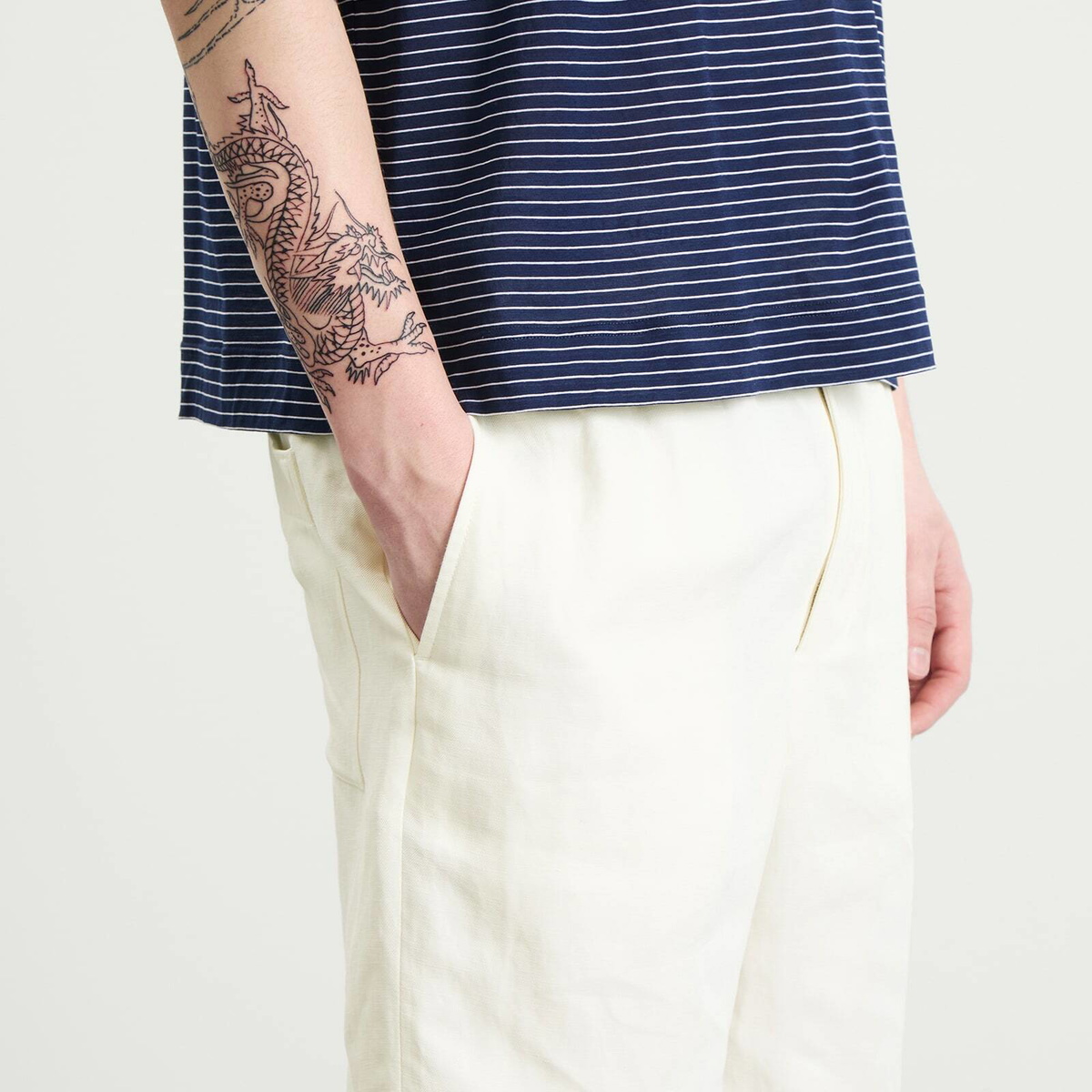 AMI Paris Men's Elasticated Waist Shorts in Blanc Creme
