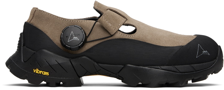Photo: ROA Taupe Pala Sneakers