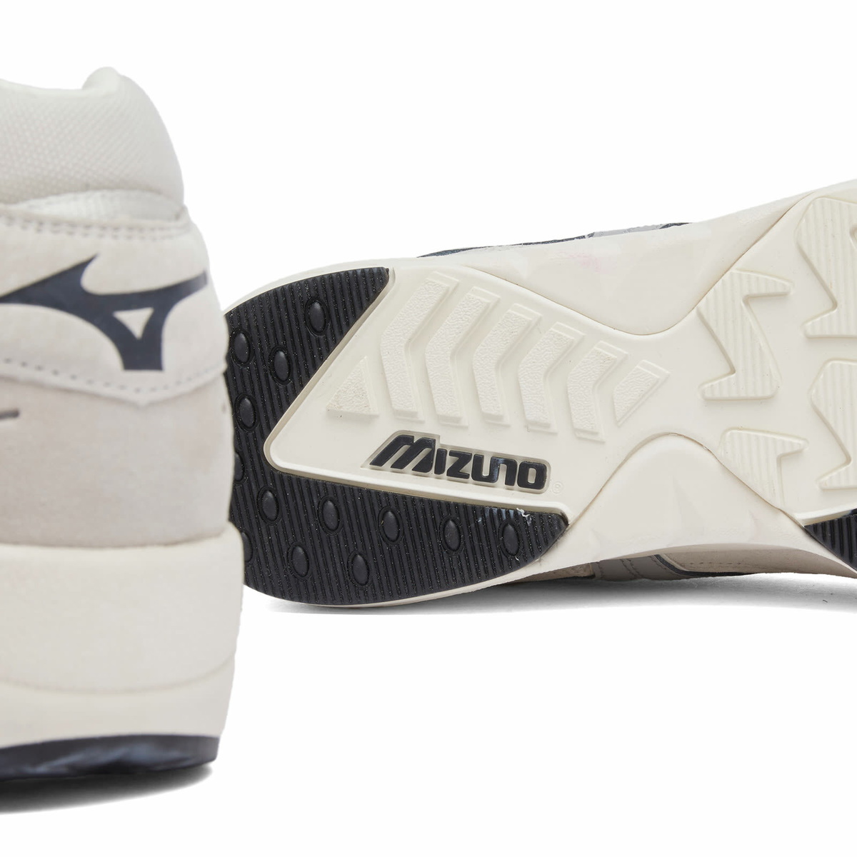 Mizuno Contender Premium Sneakers in Lunar Rock/Ultimate Grey/Black