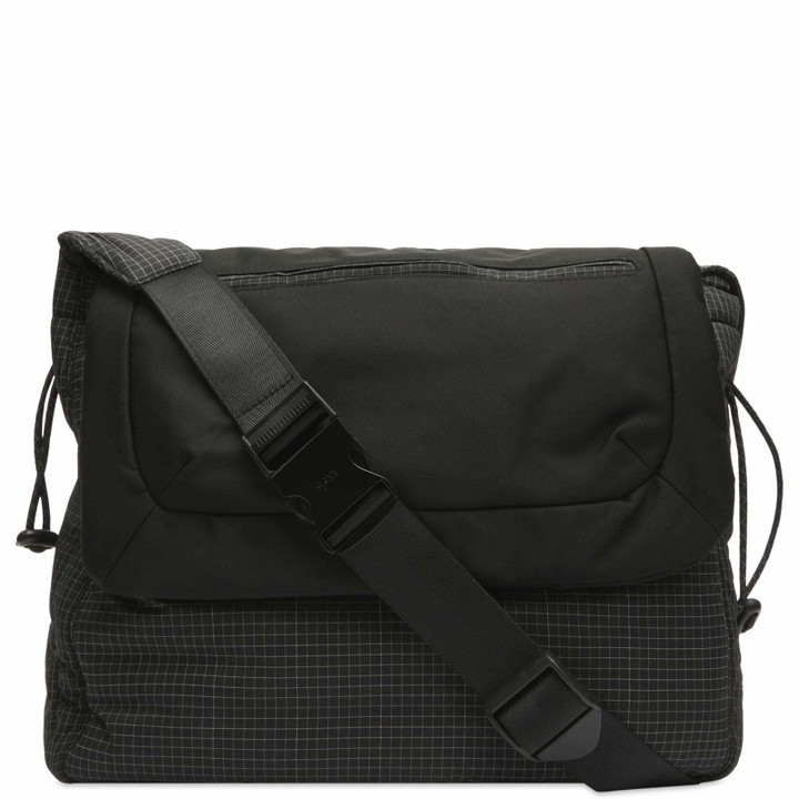 Photo: ARCS FLOW Messenger Bag in Hex 