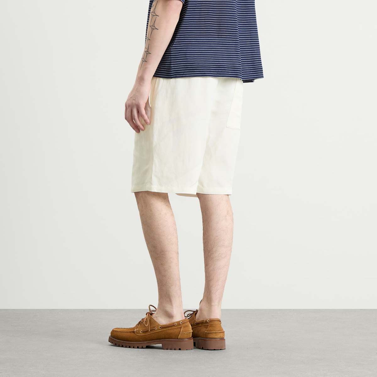 AMI Paris Men's Elasticated Waist Shorts in Blanc Creme