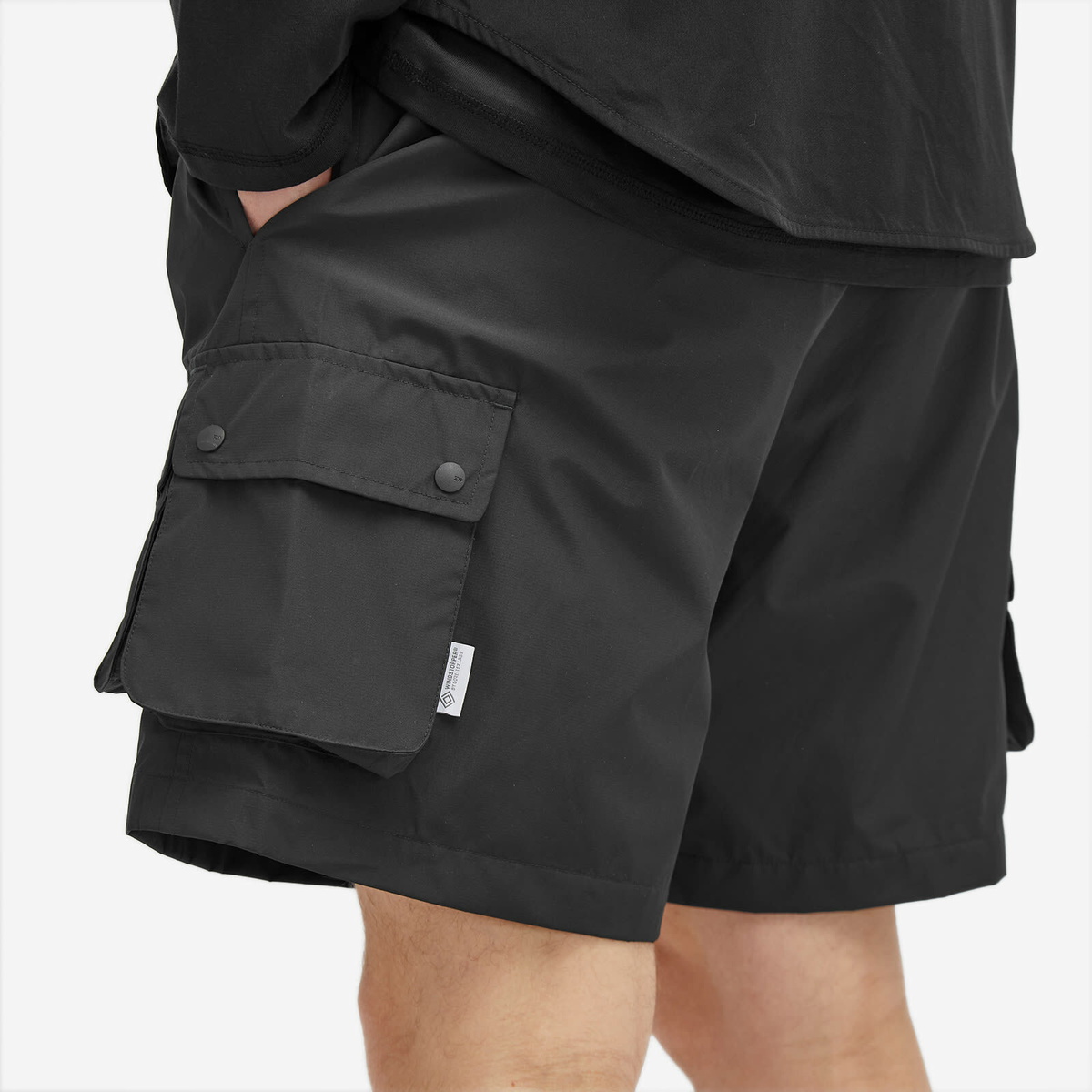DAIWA Men's Gore-Tex Windstopper Hiker Mountain Shorts in Black