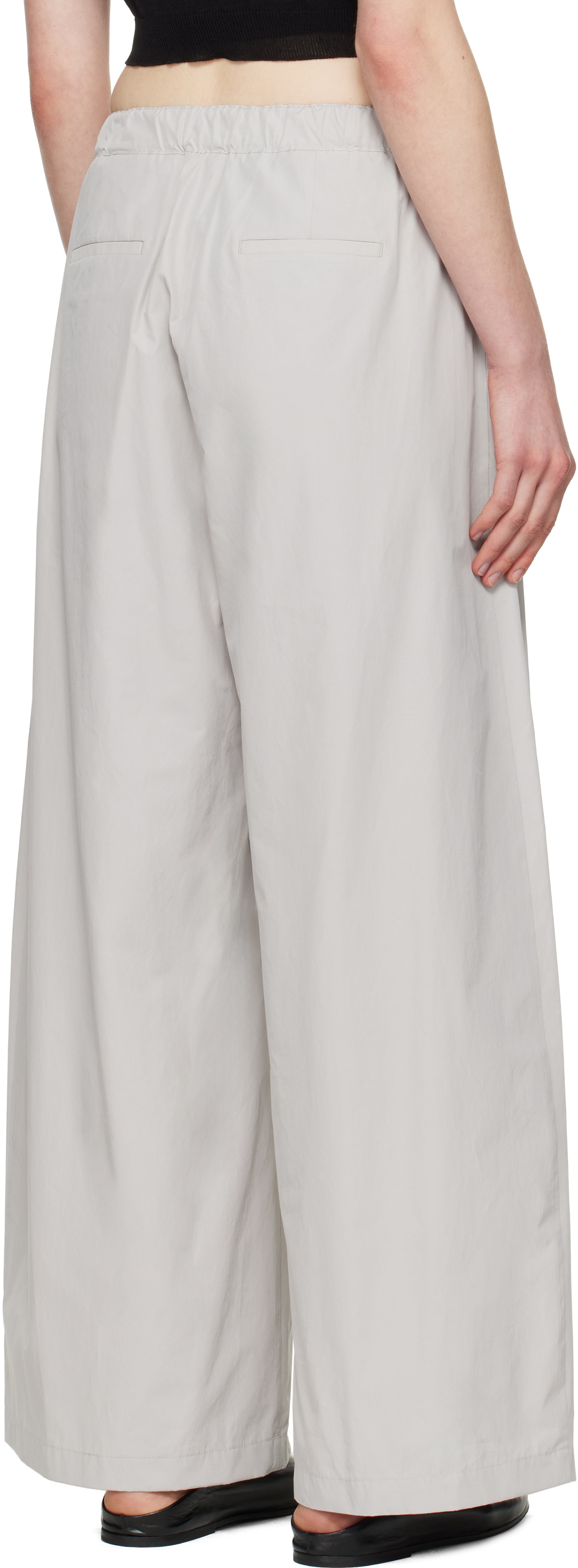 AMOMENTO Gray Three Tuck Banding Trousers