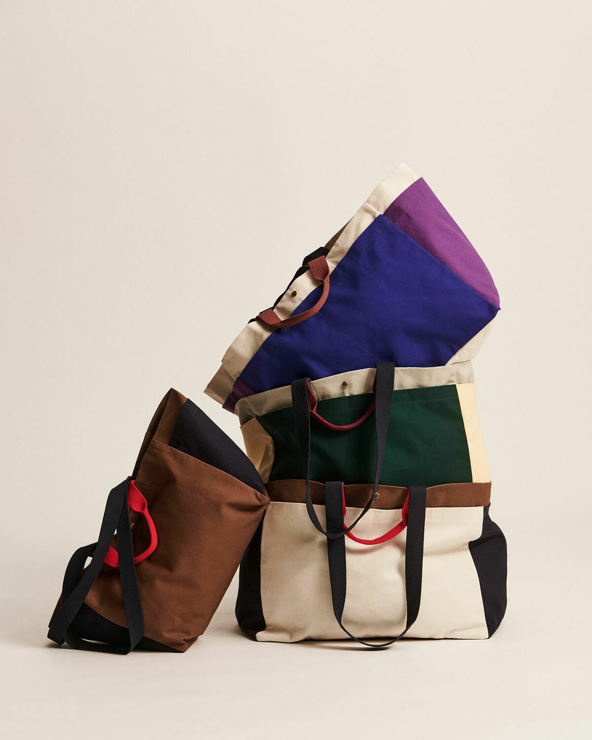 HAY Weekend Bag Medium (Organic) Blue Mens Duffle Bags & Weekender