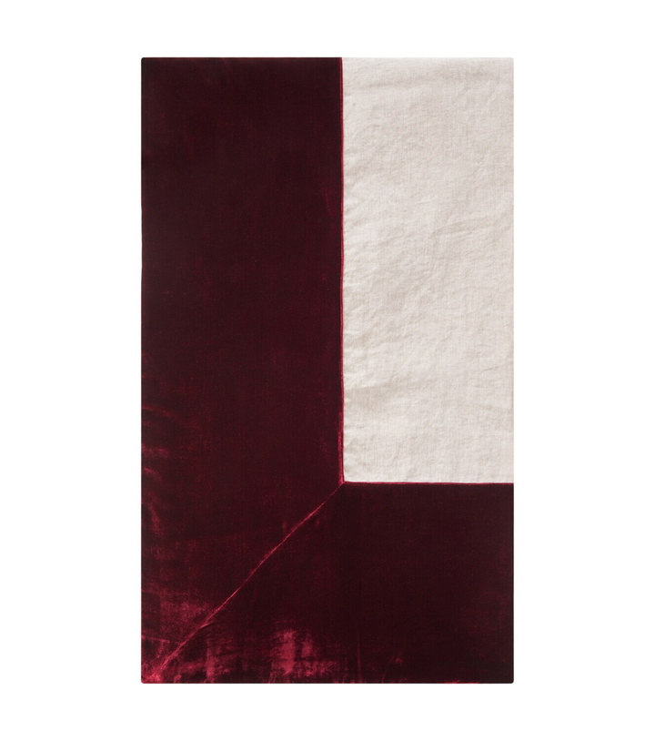 Photo: Once Milano Velvet-trimmed linen tablecloth