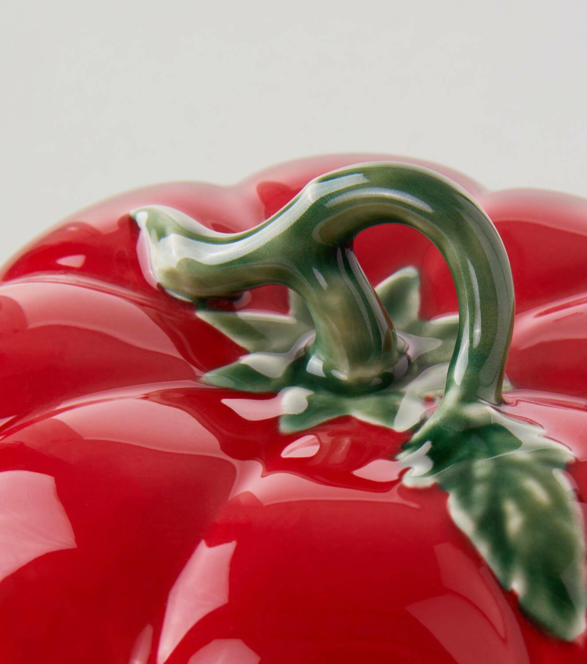 Bordallo Pinheiro Tomate ceramic butter dish