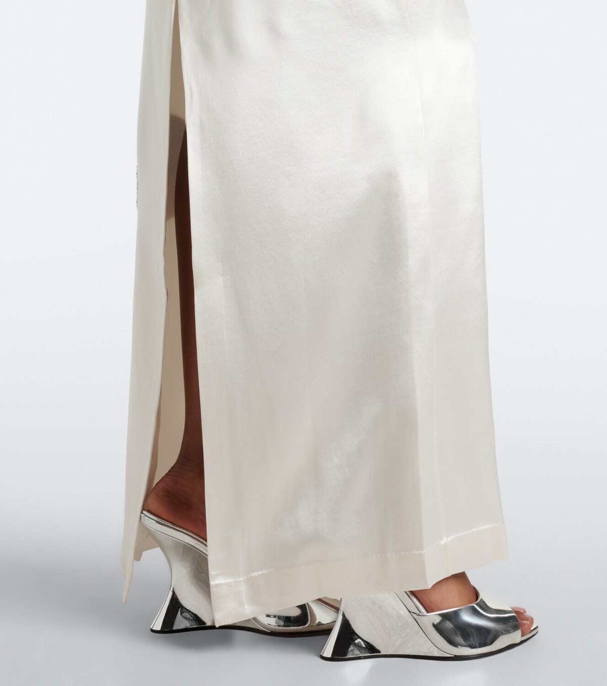 Là Fuori Floral sequined sik satin gown