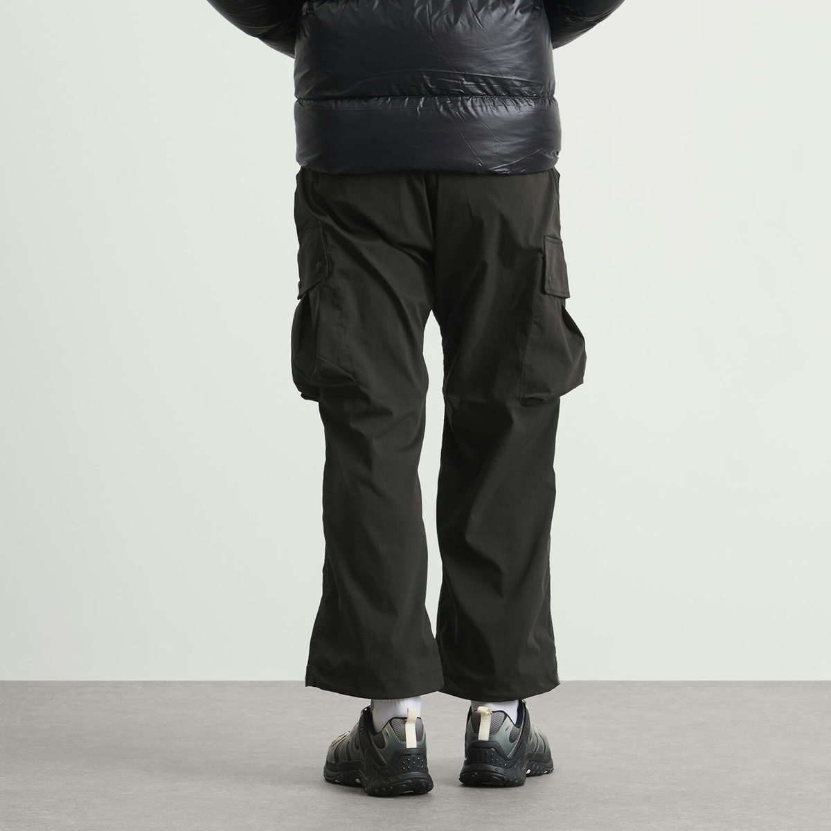 NANGA Men's Hinoc Ripstop Field Cargo Trousers in Black
