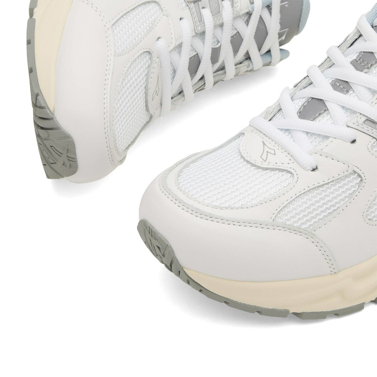 Diadora Men's Mythos Star Sneaker in White