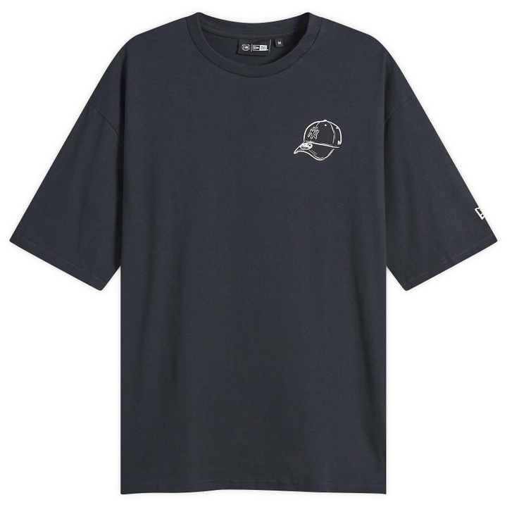 Photo: New Era Men's MLB Yankies Graphic T-Shirt in Navy