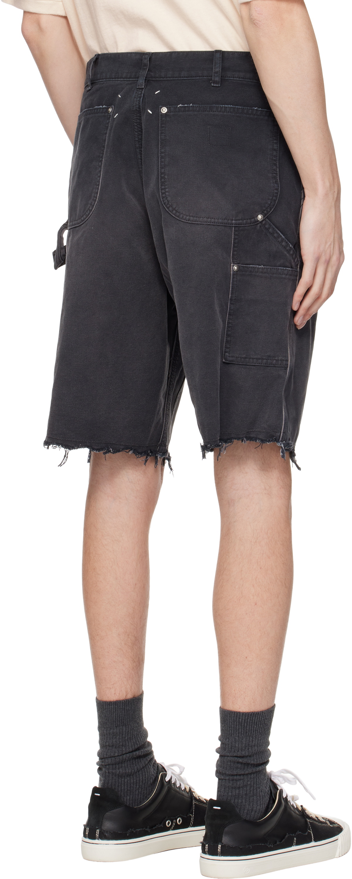 【関税込み】Maison Margiela グレー Stud ショートパンツ Maison Margiela Gray Stud Shorts Maison Margiela