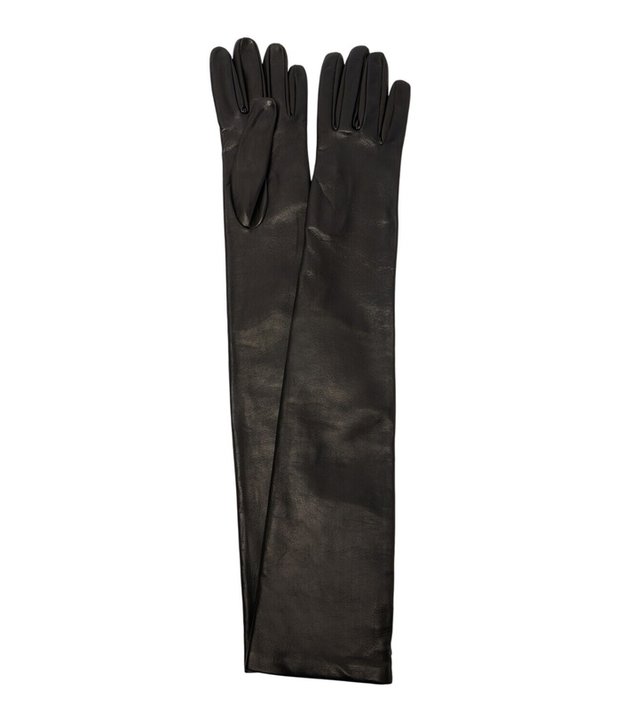 Photo: Nour Hammour Leather gloves