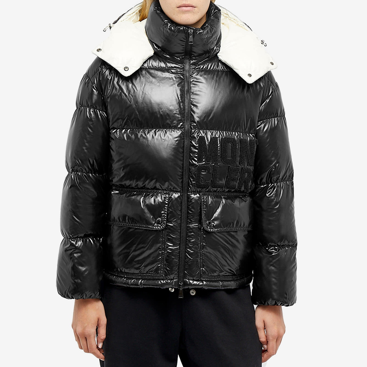 Moncler★Abbaye レディースダウンジャケット ブラック Moncler Women's Abbaye Jacket in Black Moncler
