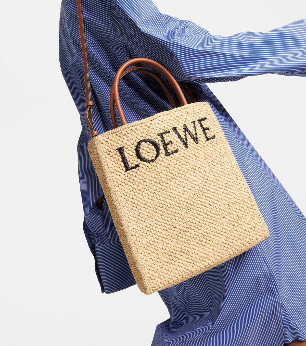 Loewe A4 Logo North-south Raffia Tote Bag In Natural/black