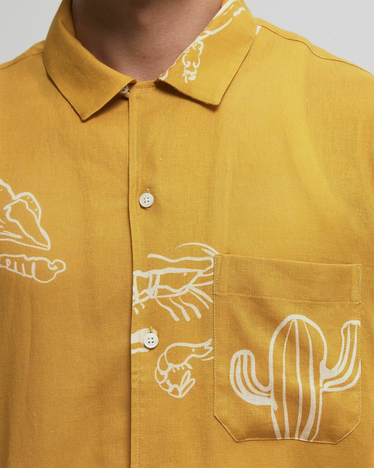 CLOSED SHORT SLEEVED SHIRT yellow Mens Shortsleefe