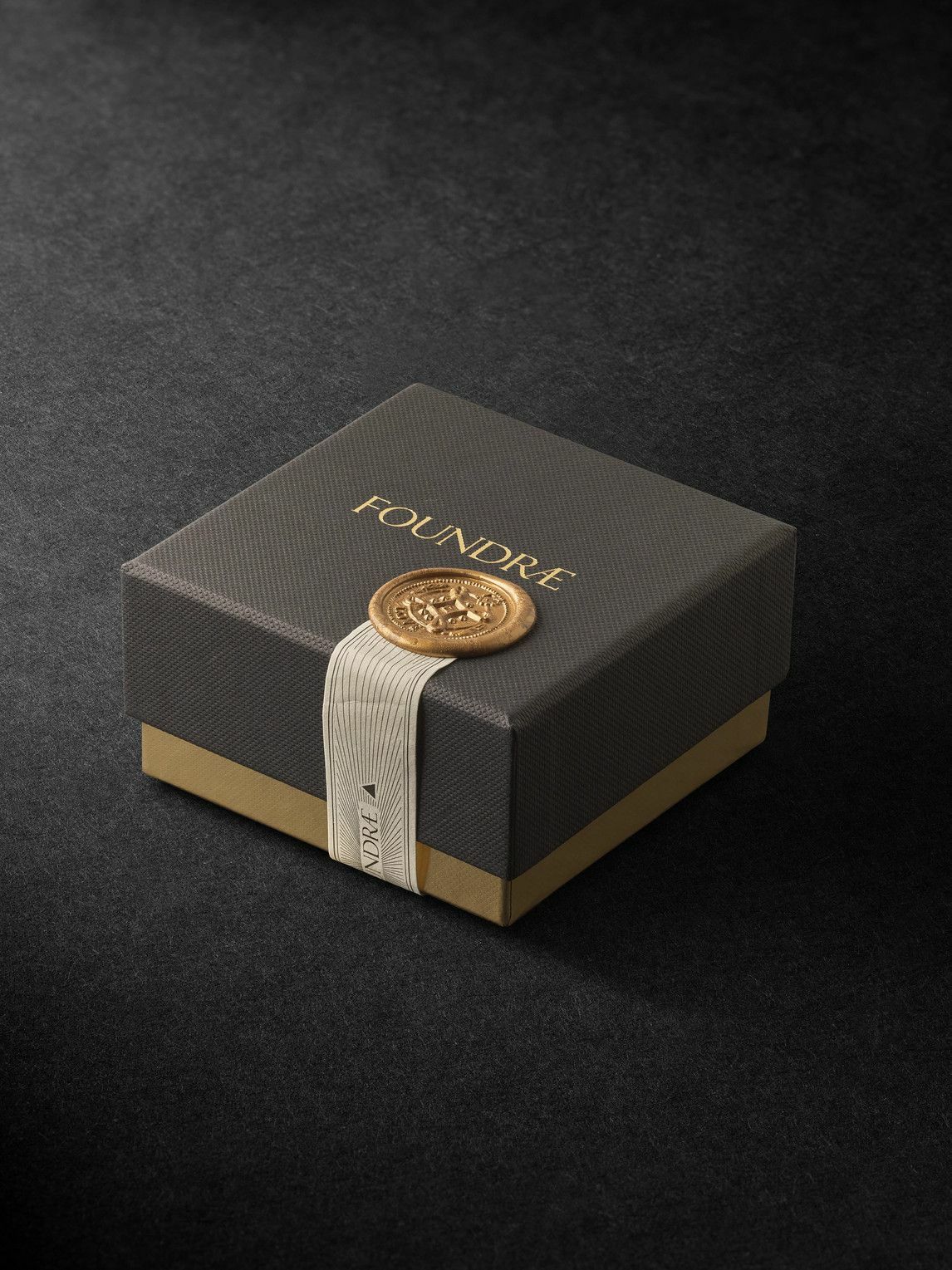 Foundrae - Reverie 18-Karat Gold, Diamond and Ceramic Pendant