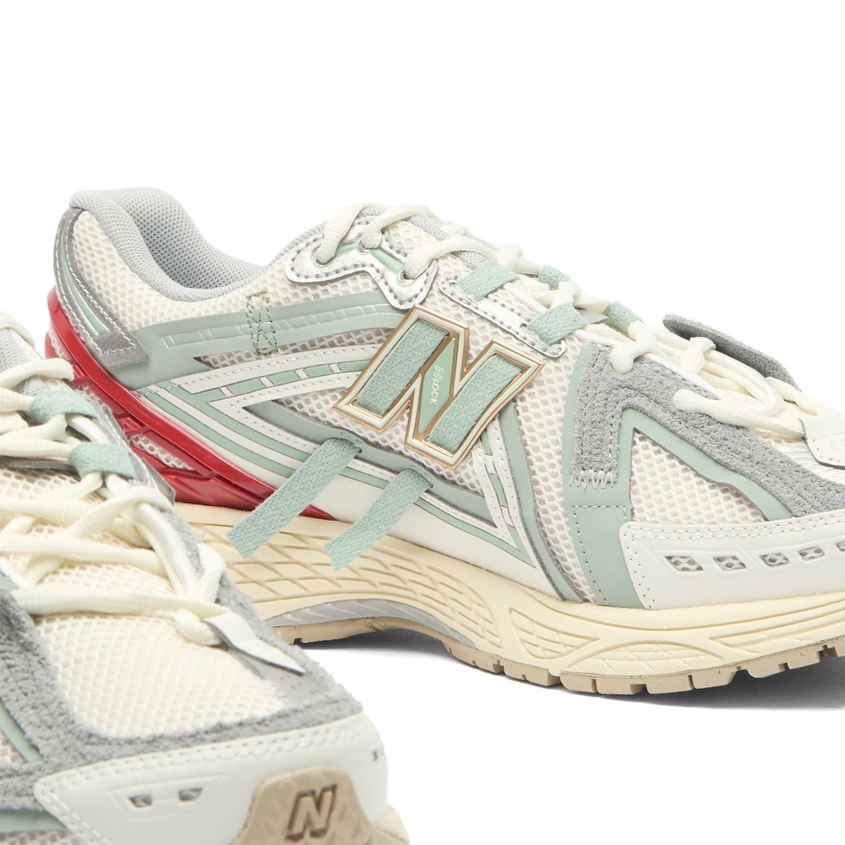 New Balance 1906 Sneaker in Sea Salt/Lone Star Grey