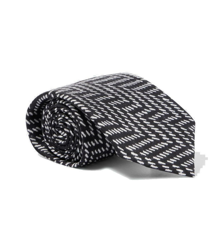 Photo: Giorgio Armani Chevron silk jacquard tie