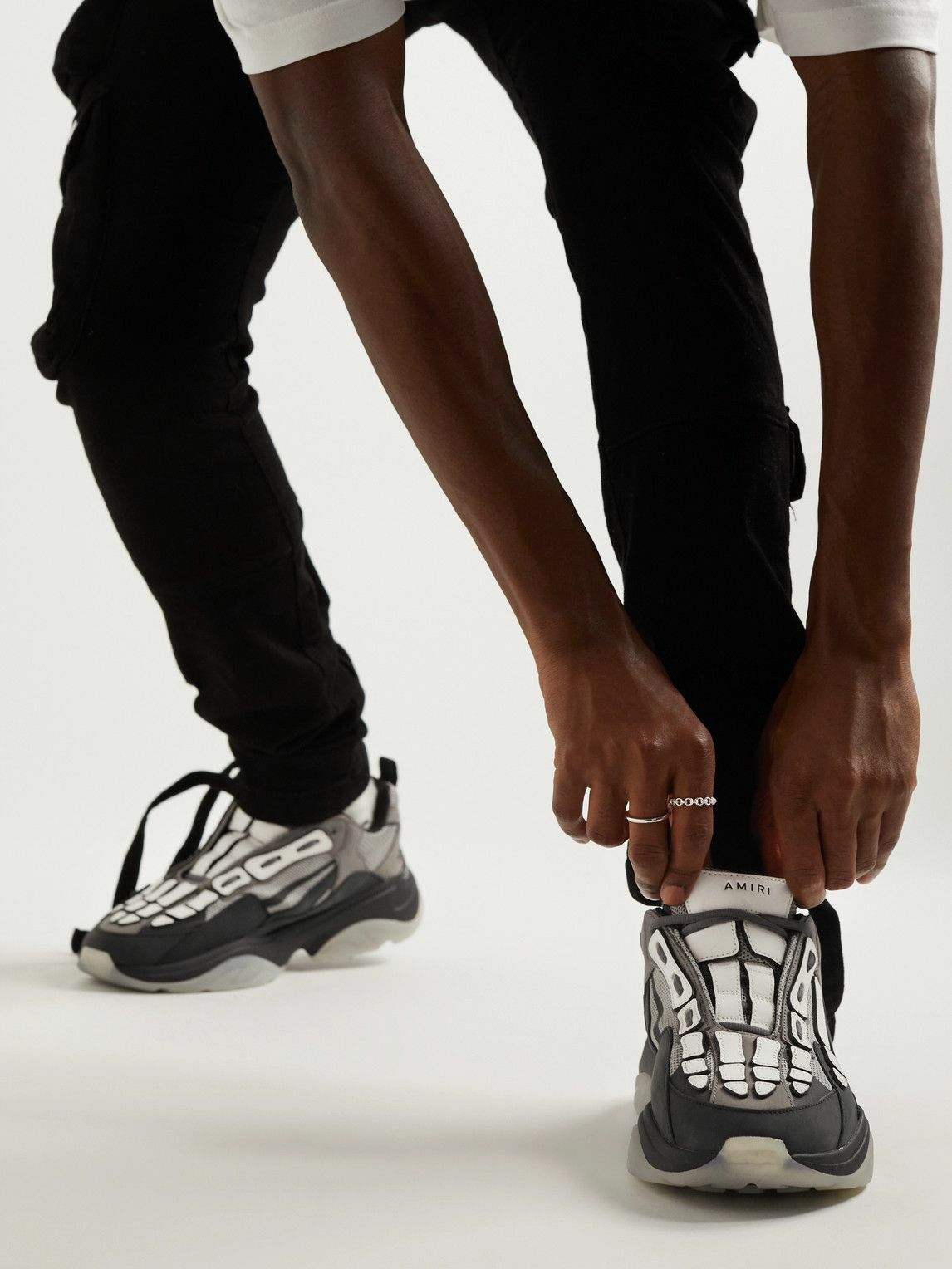 【抜け感と高級感】AMIRI ブラック Bone ランニングスニーカー AMIRI Men's Bone Runner Sneakers in Black Amiri