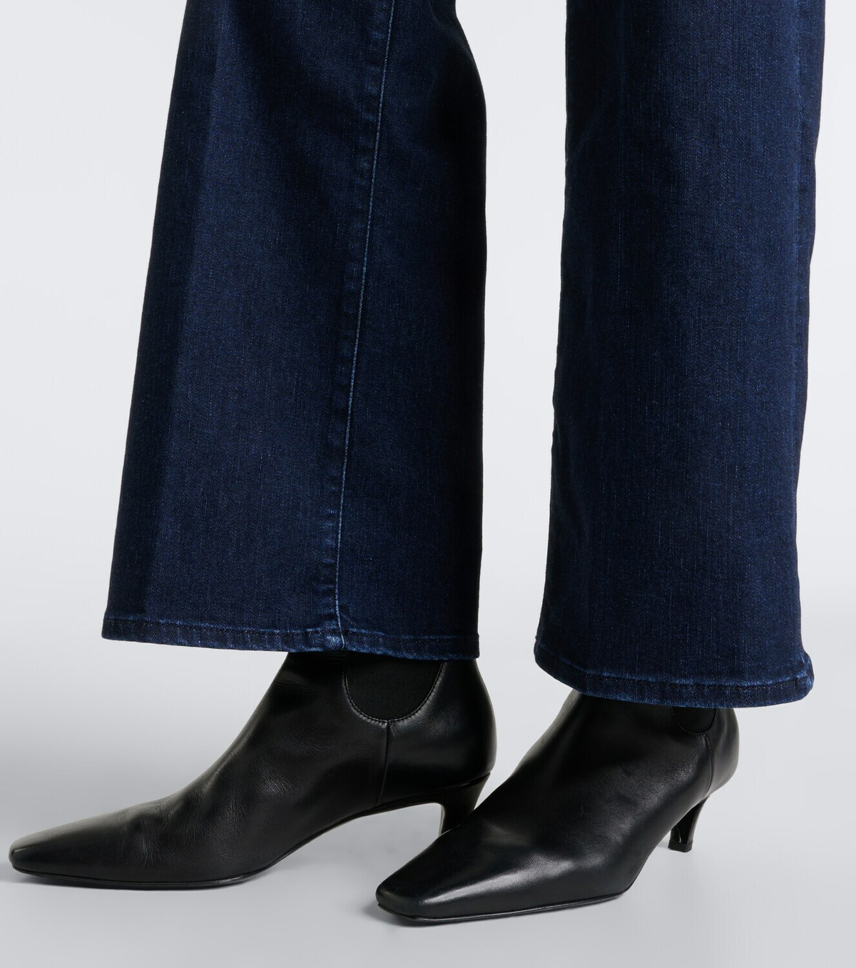 Frame Low Rise wide-leg jeans