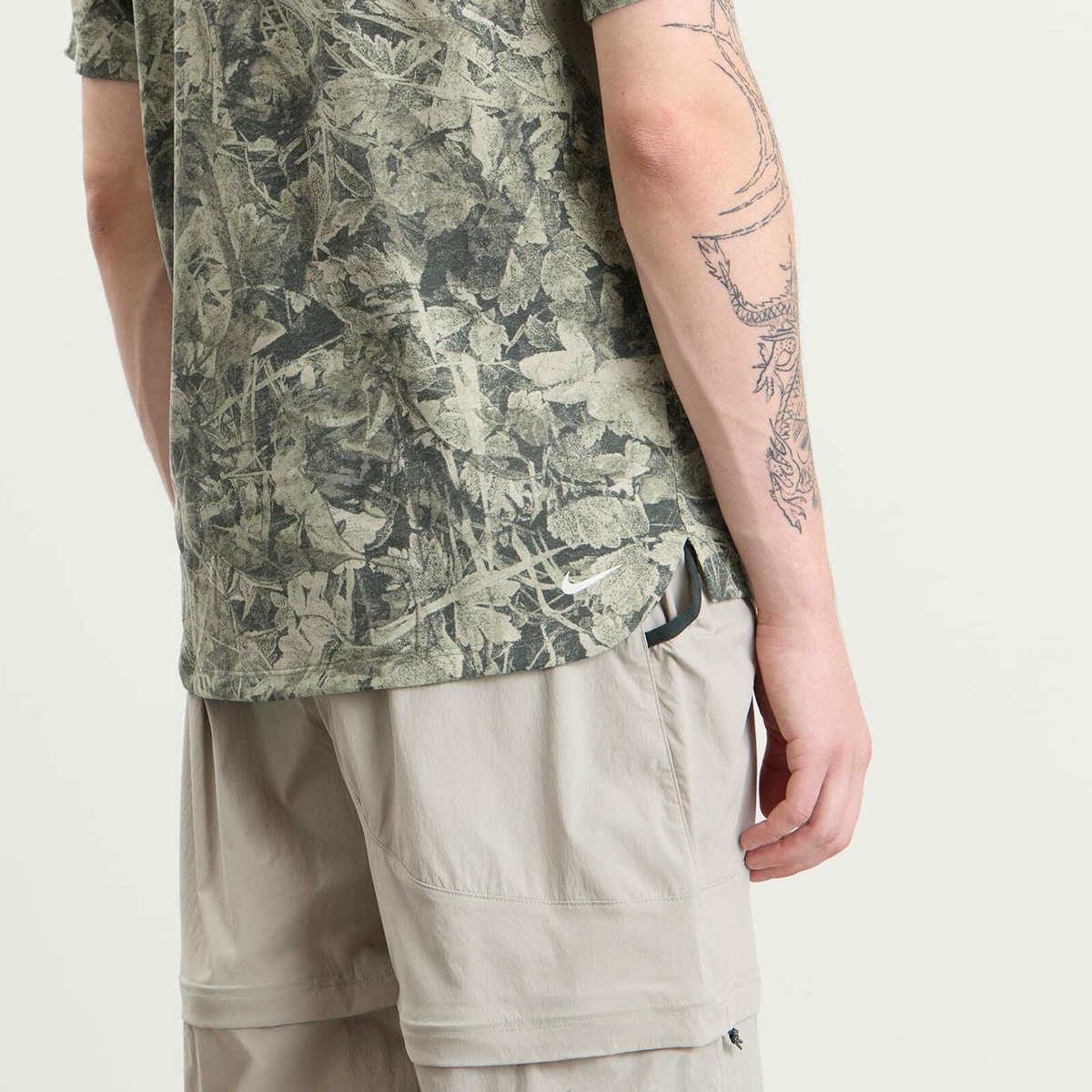 Nike Men's ACG Solar Chase Camo Top in Sequoia. Light Army/Summit White
