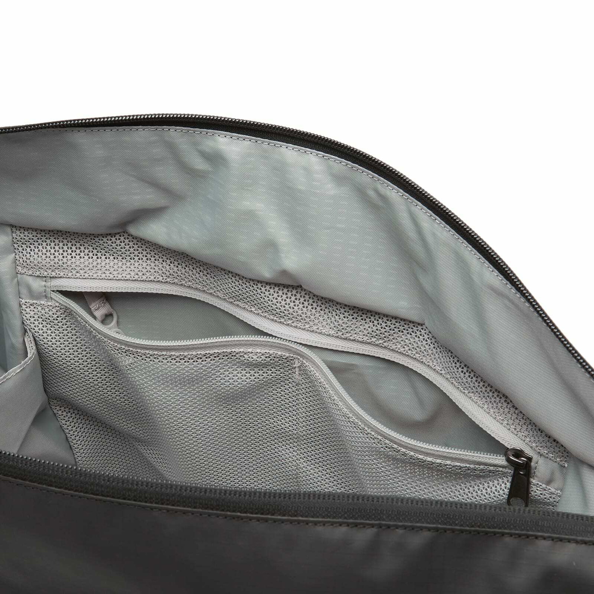 Db Journey Ramverk Pro Sling Bag - 24L in Black Out 