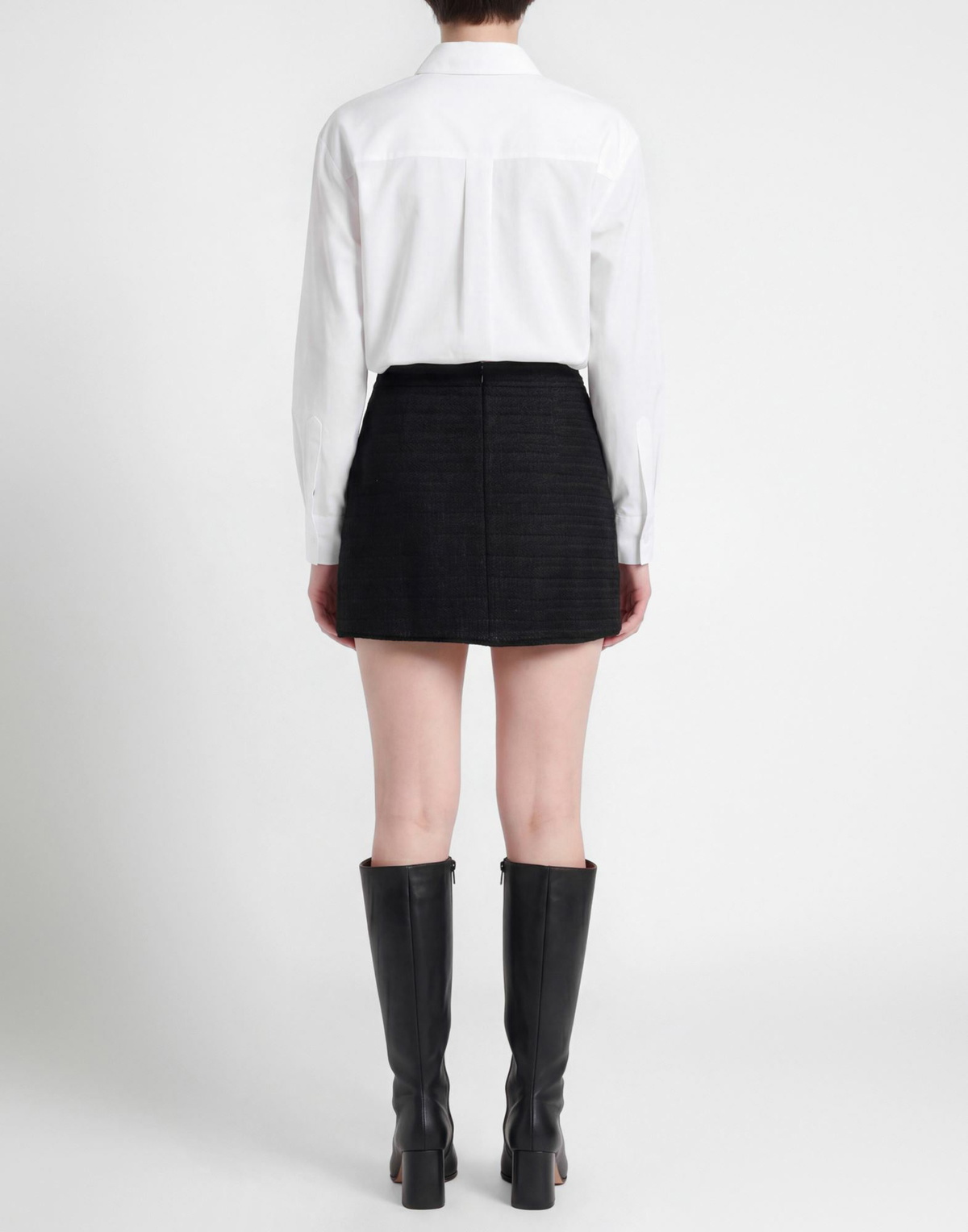 The Mannei Womens Mini skirt in Black