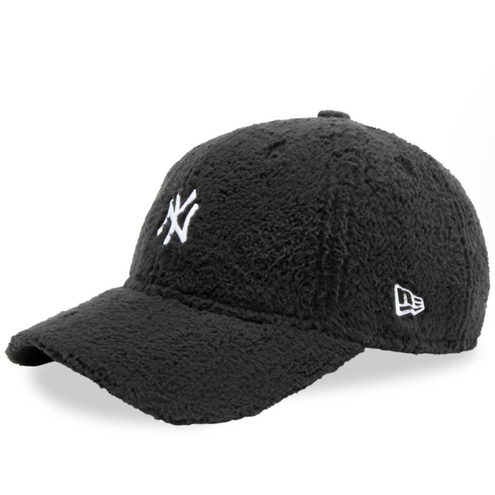 Photo: New Era Men's New York Yankees Teddy 9Forty Adjustable Cap in Black