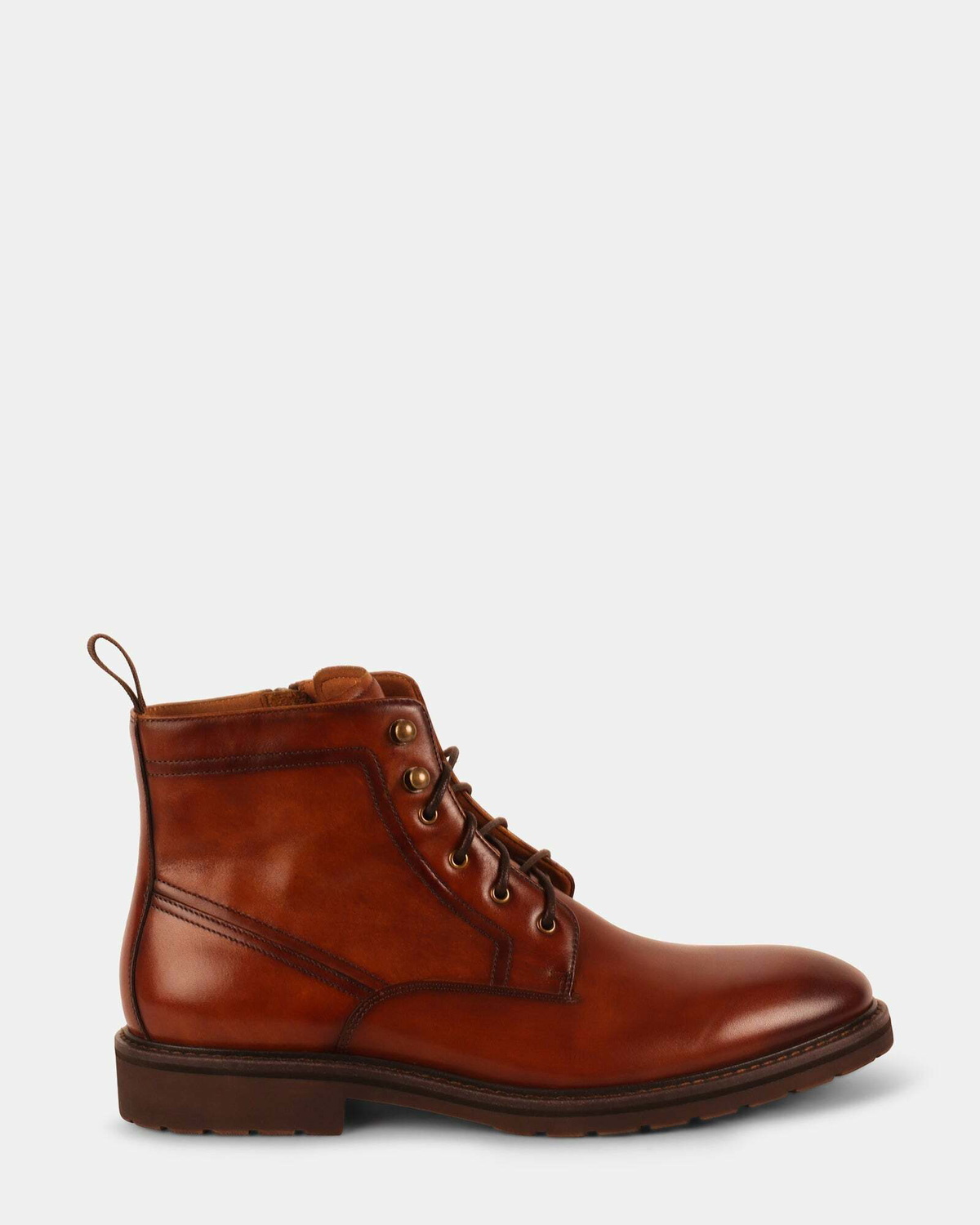 Steve Madden Richtmon Boots in Tan