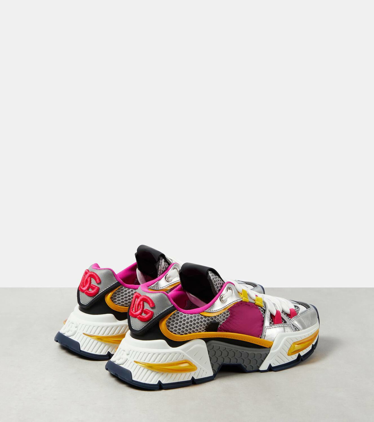 nikes women