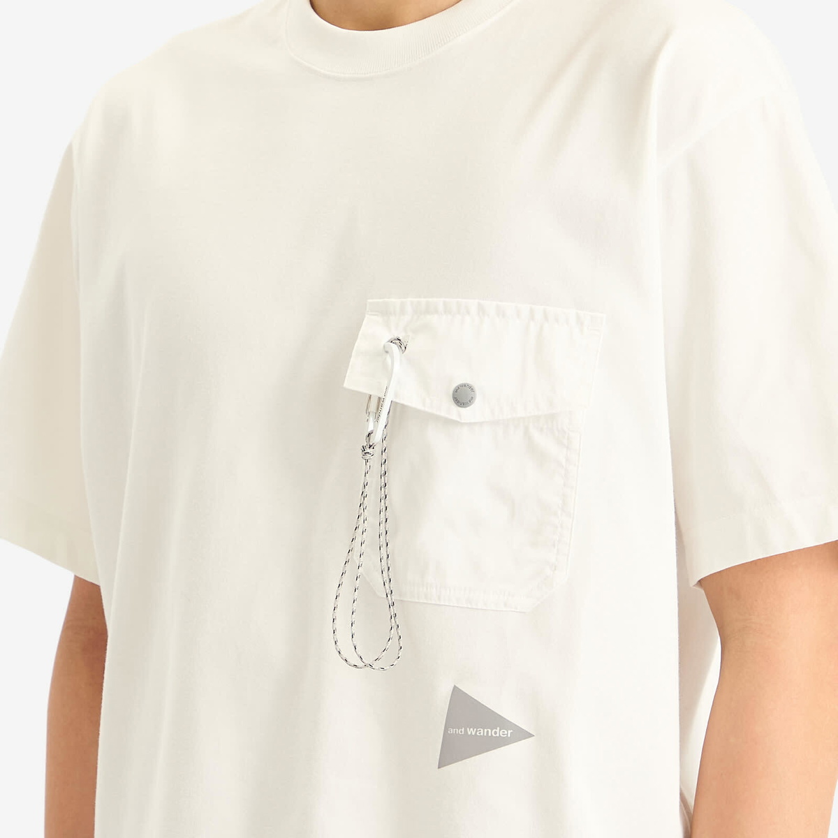 AND WANDER｜SHORT-SLEEVED ROUND NECK T-SHIRTS (Pocket T and wander Men's Pocket T-Shirt in Off White and Wander