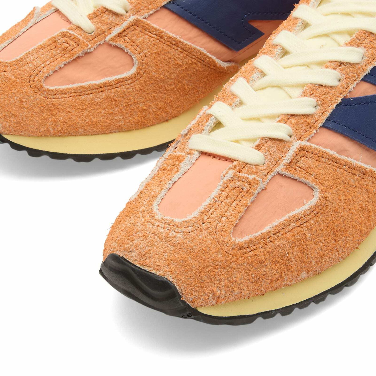 New Balance 471 Sneaker in Peach Nectar