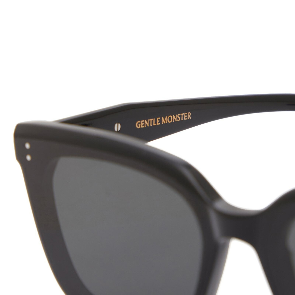 Gentle Monster Tote Sunglasses in Black Gentle Monster Gentle Monster Tote Sunglasses in Black Gentle Monster