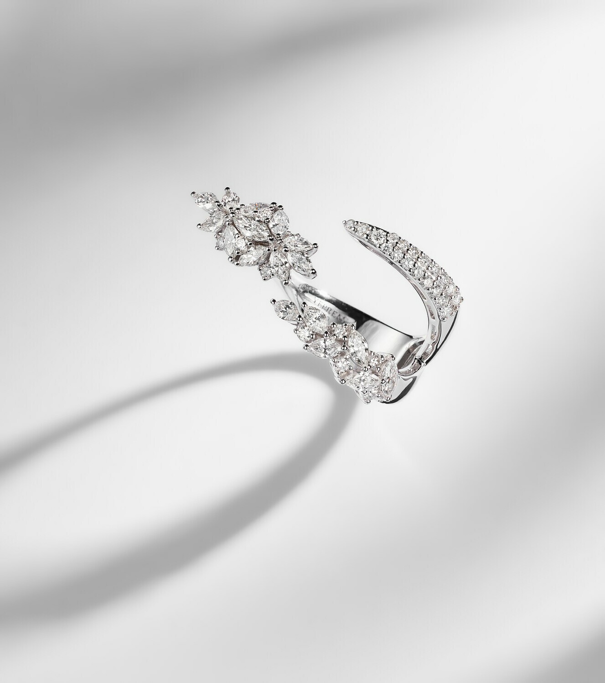 Yeprem Y-Not 18kt white gold ring with diamonds