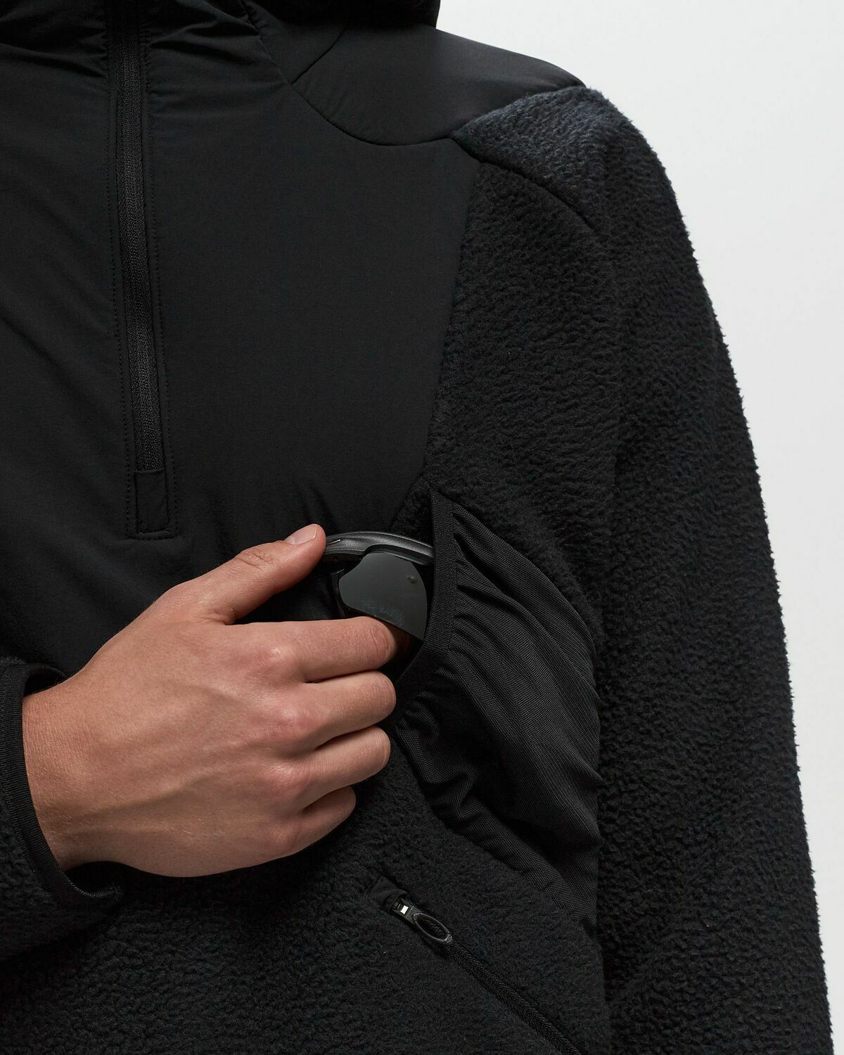 Oakley ブラック ジップアップジャケット Oakley Latitude Flex Sherpa Black Half Zips Oakley