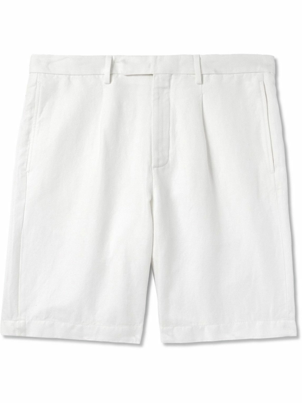 Photo: Boglioli - Straight-Leg Pleated Herringbone Cotton and Linen-Blend Shorts - White