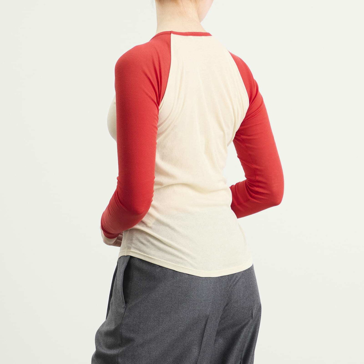 Auralee Women's Sheer Rib Raglan Top in Ivory/Red