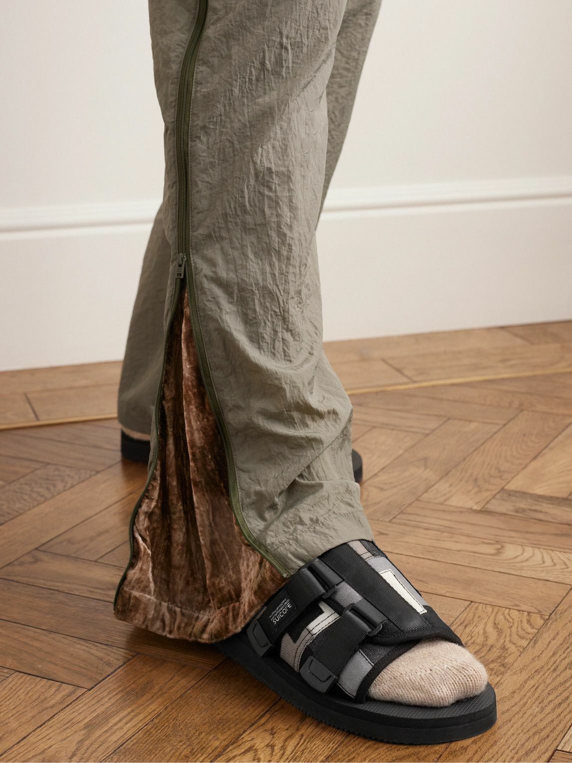 Suicoke - ZAVO-VS Webbing-Trimmed Suede Mules - Black