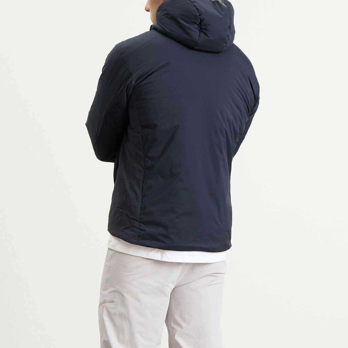 Arc'teryx Men's Atom SV Hooded Jacket in Black Sapphire Arc'teryx