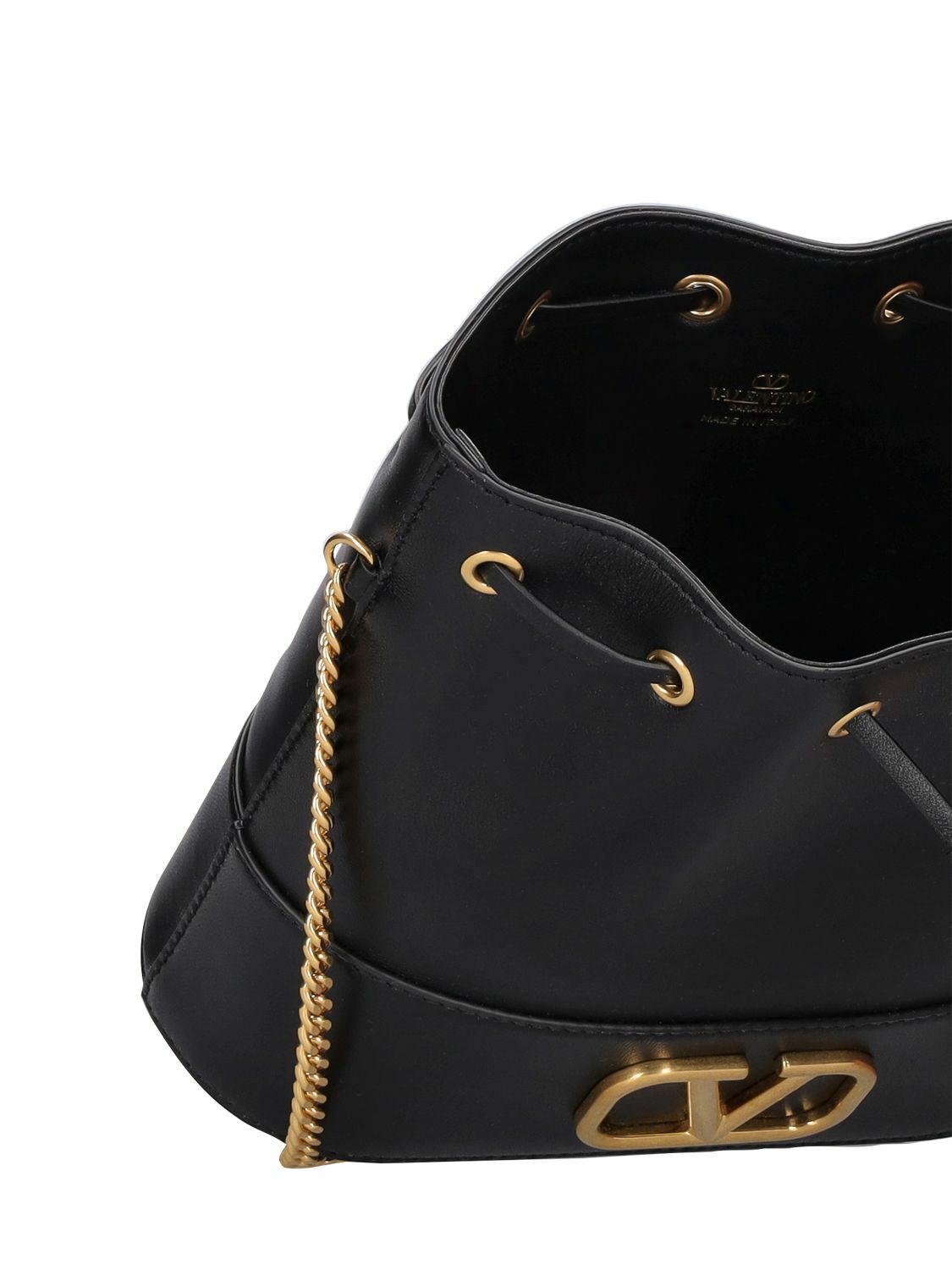 【VALENTINO】V Logo Signature Bucket Bag Mini Bucket Bag In Nappa With Vlogo Signature Chain for