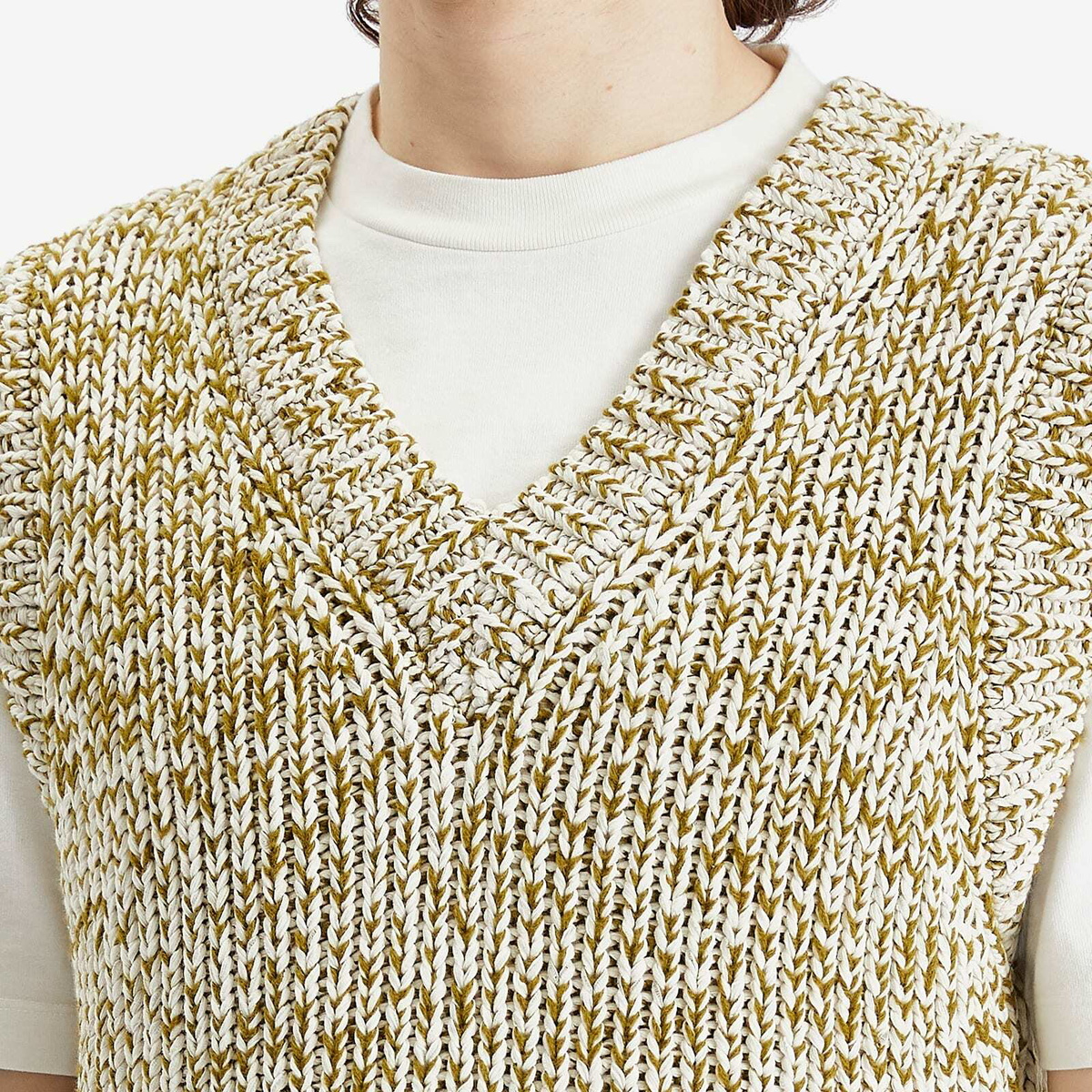 AMI Paris Men's Sleeveless V Neck Sweater in White Cream/Lichen