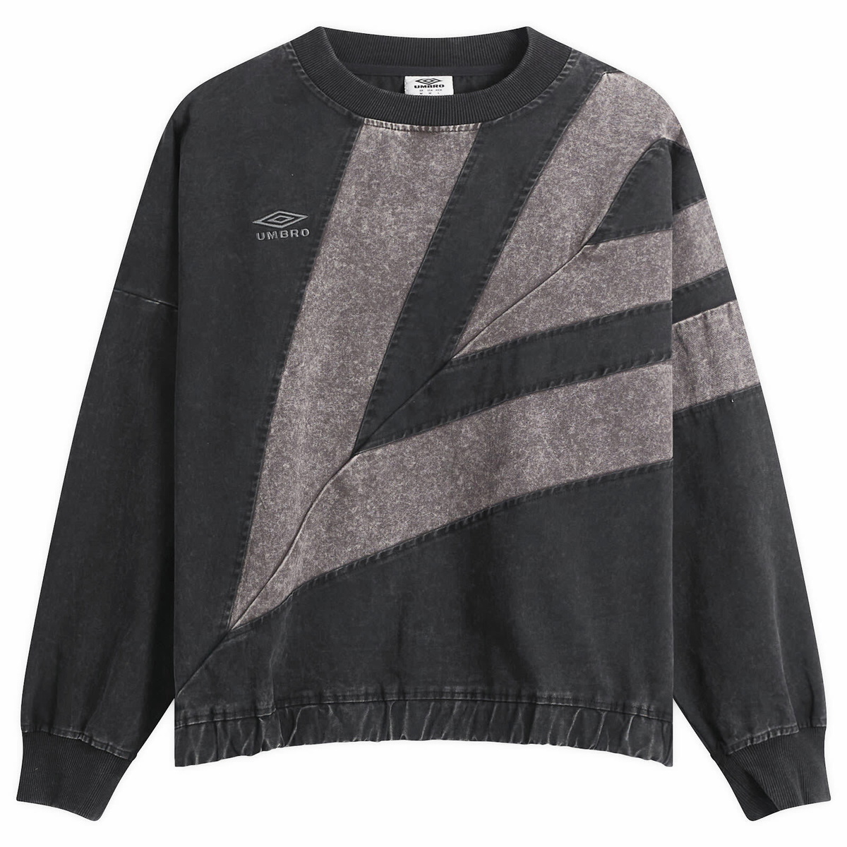 Umbro Men's Washed Diamond Drill Sweat in Black/Volcanic Ash