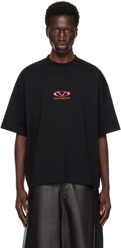 Photo: VETEMENTS Black Oval Logo Cropped T-shirt